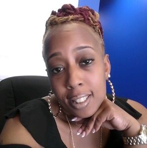 Meet your Posher, Alisa